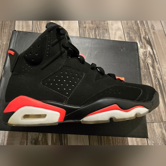 Air Jordan 6 Retro Black Infared - Picture 5 of 8